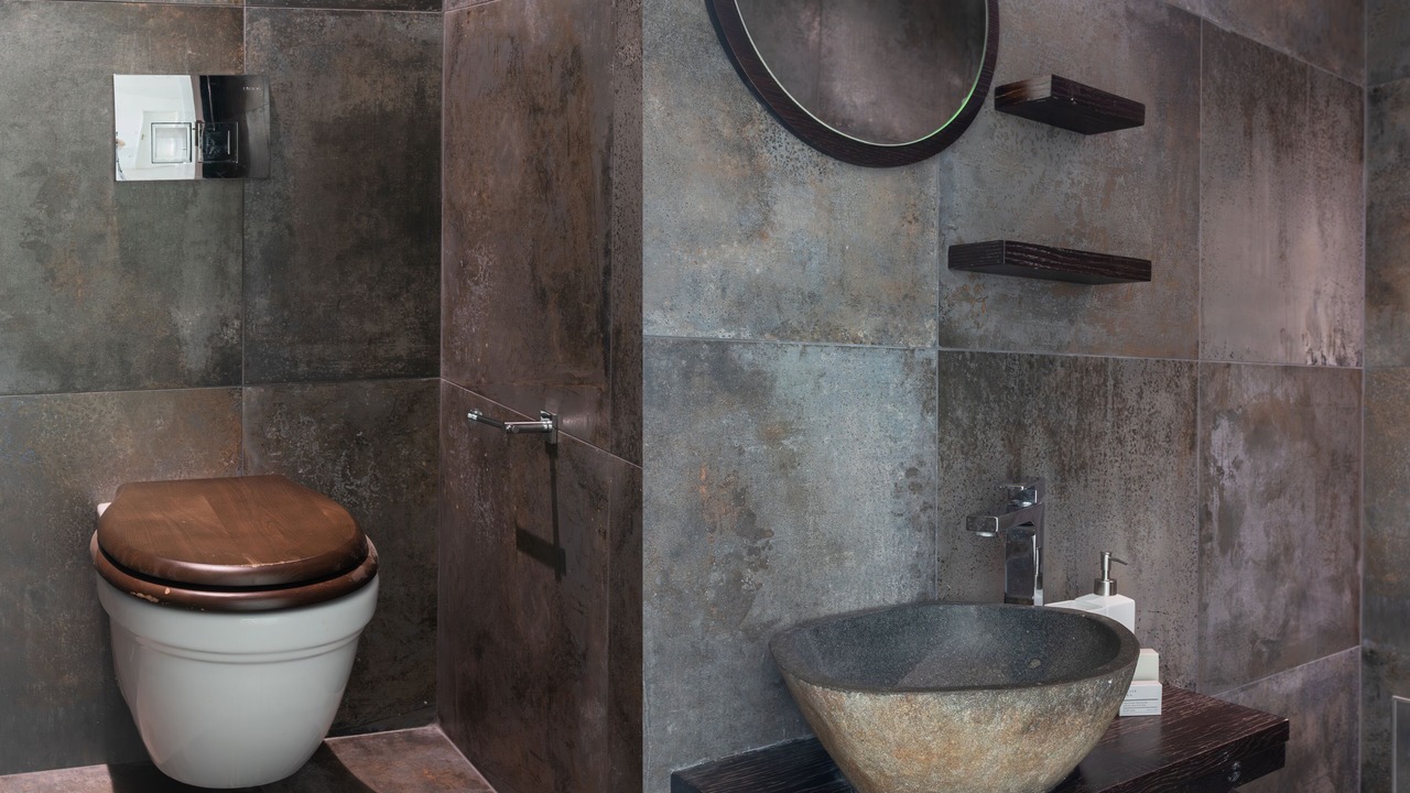 Photo of Bathroom in Alimos