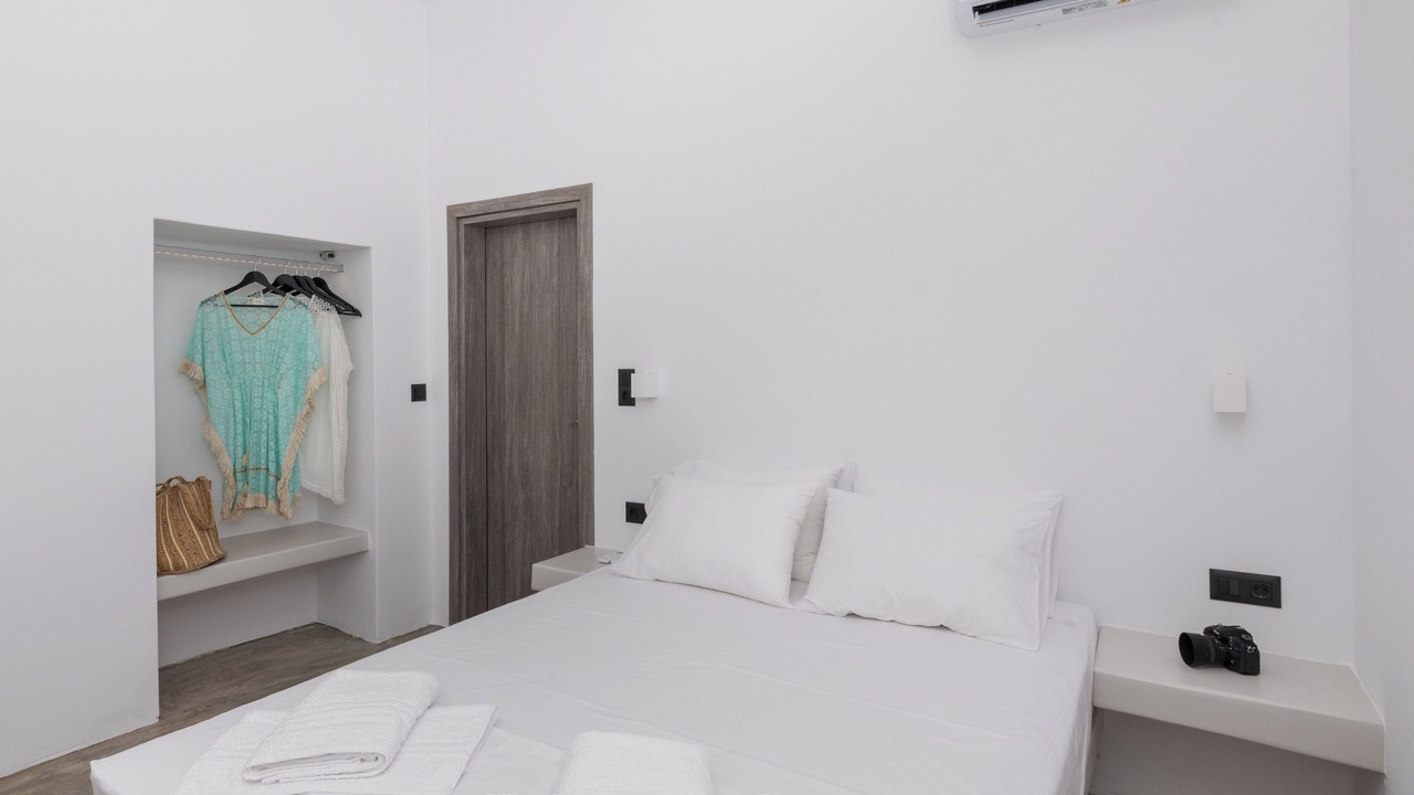 Photo of Bedroom in Milos