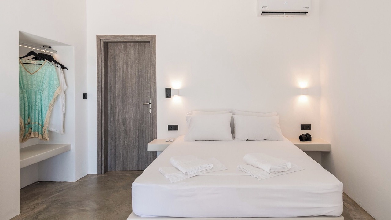 Photo of Bedroom in Milos