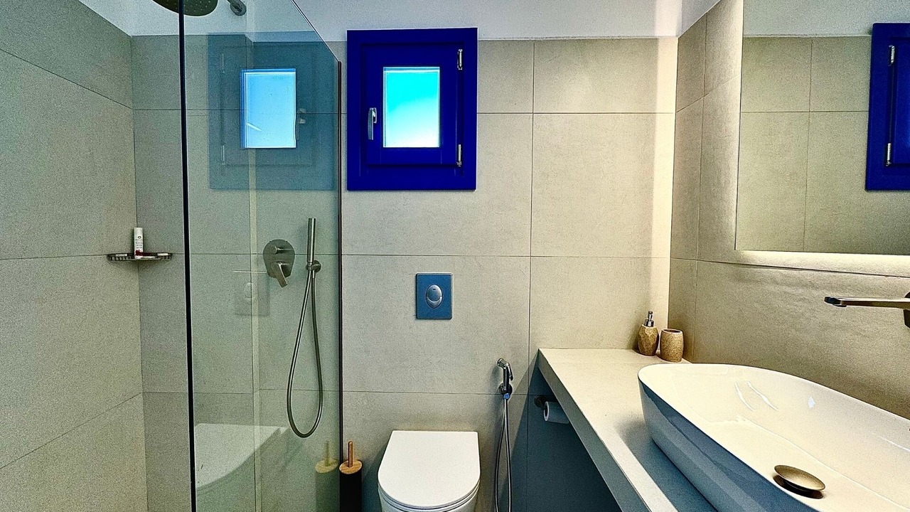 Photo of Bathroom in Katapola