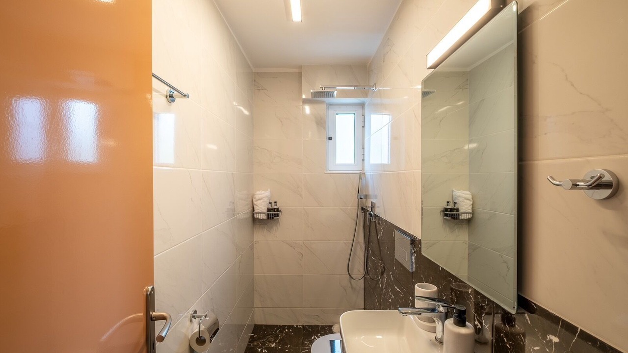 Photo of Bathroom in Lavrio