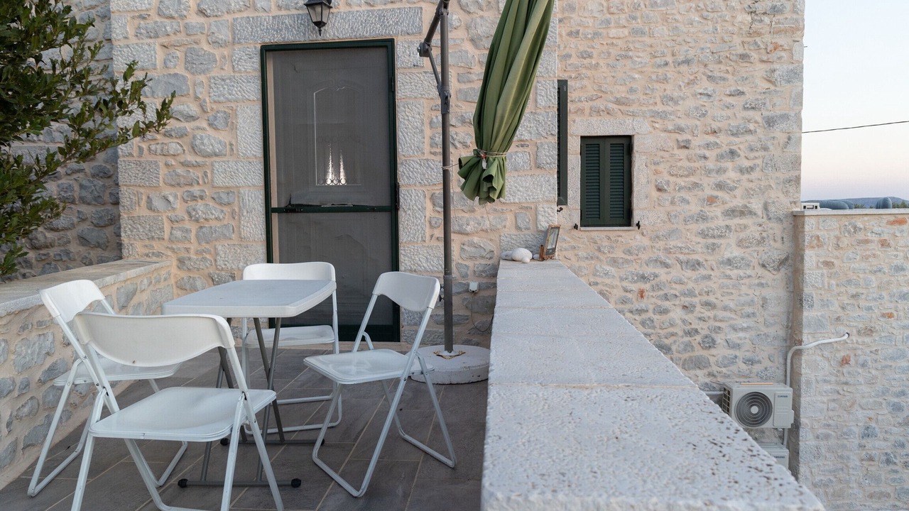 Photo of Patio Balcony in Omales