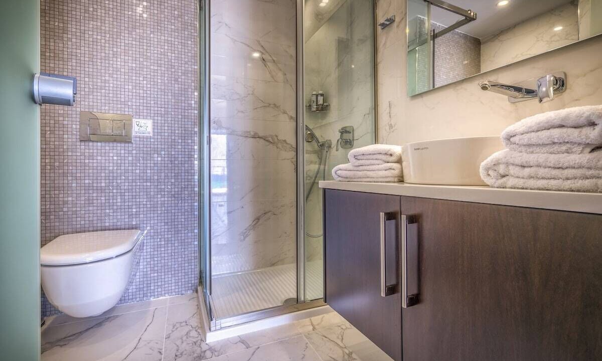 Photo of Bathroom in Neromilos