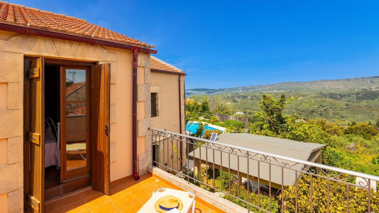 Photo of Patio Balcony in Champatha