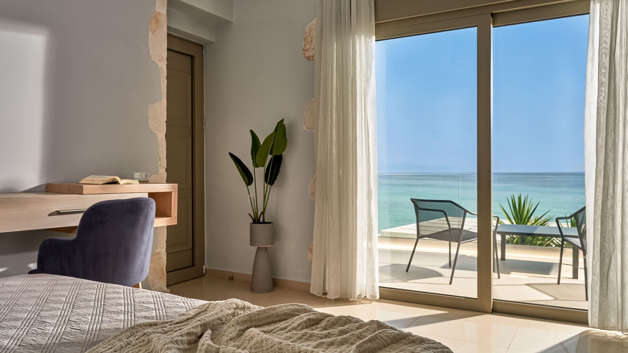 Photo of Bedroom in Neromilos