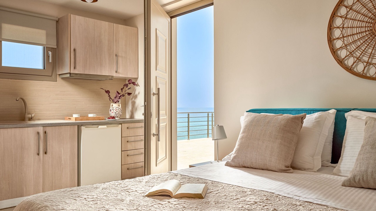 Photo of Bedroom in Neromilos