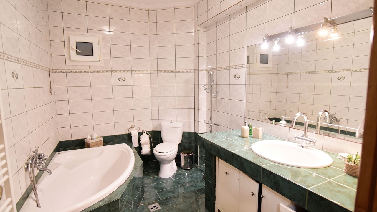 Photo of Bathroom in Megalos Prinos