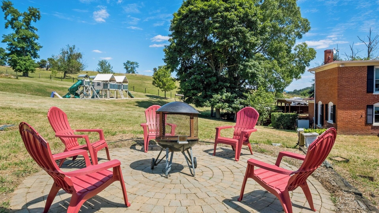 Photo of Patio Balcony in Linville