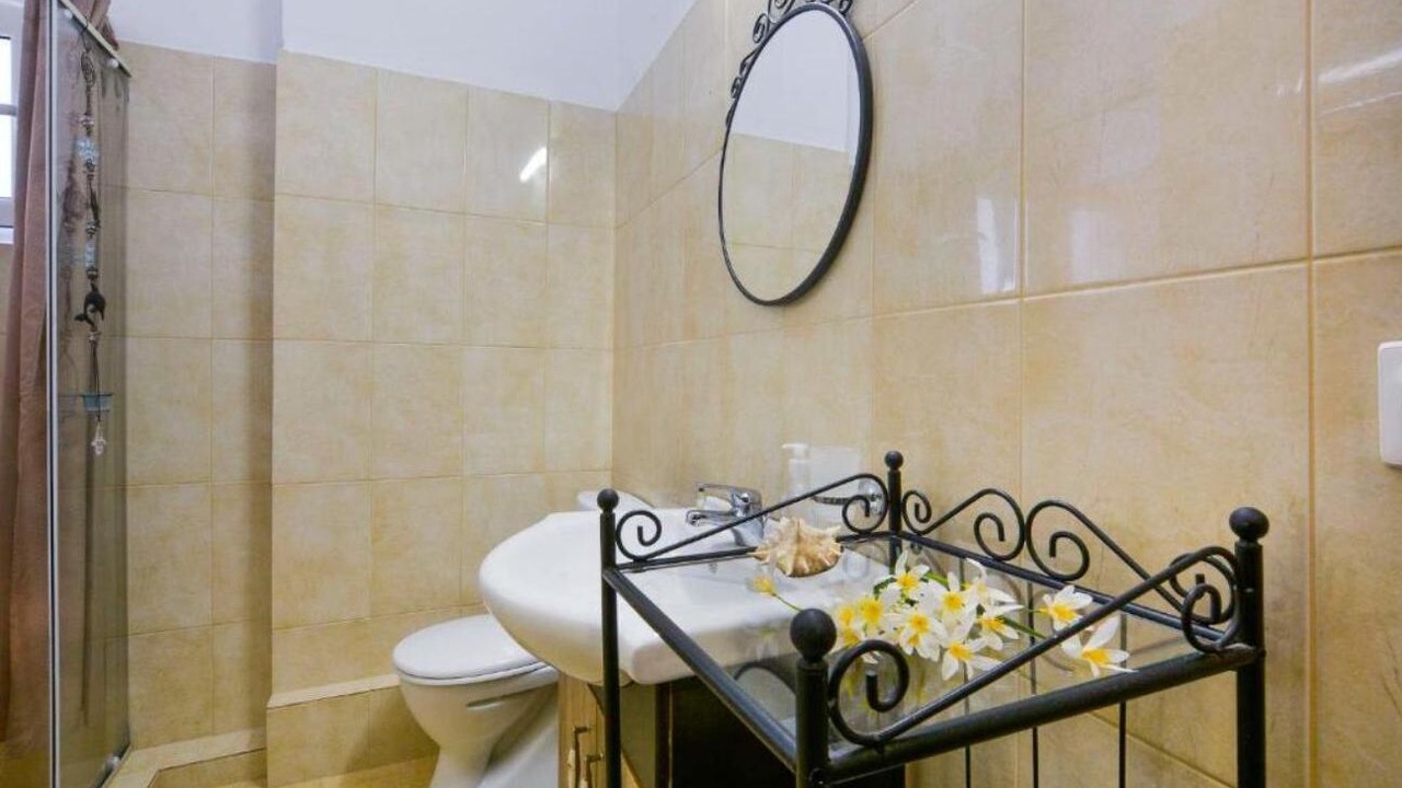 Photo of Bathroom in Makrata