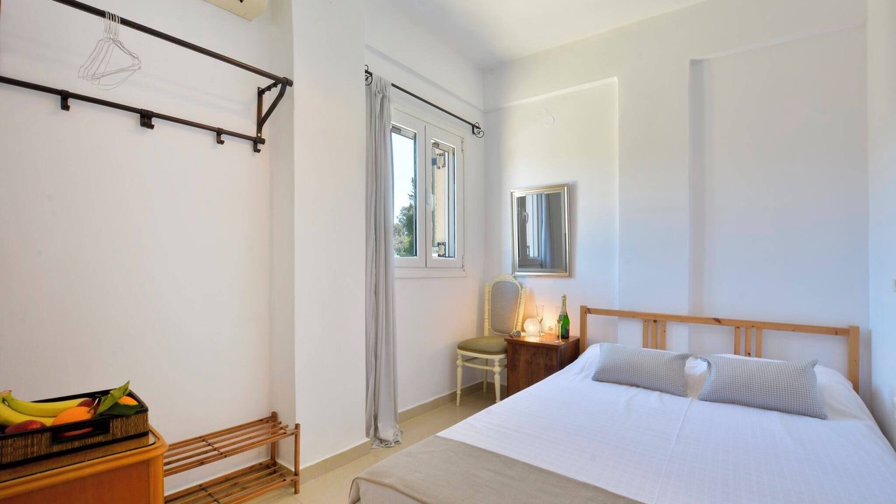 Photo of Bedroom in Makrata