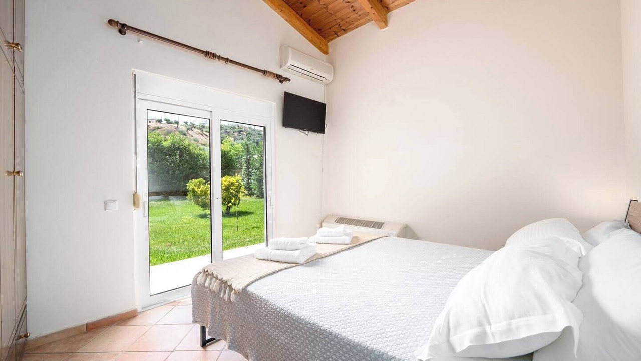 Photo of Bedroom in Lampiri