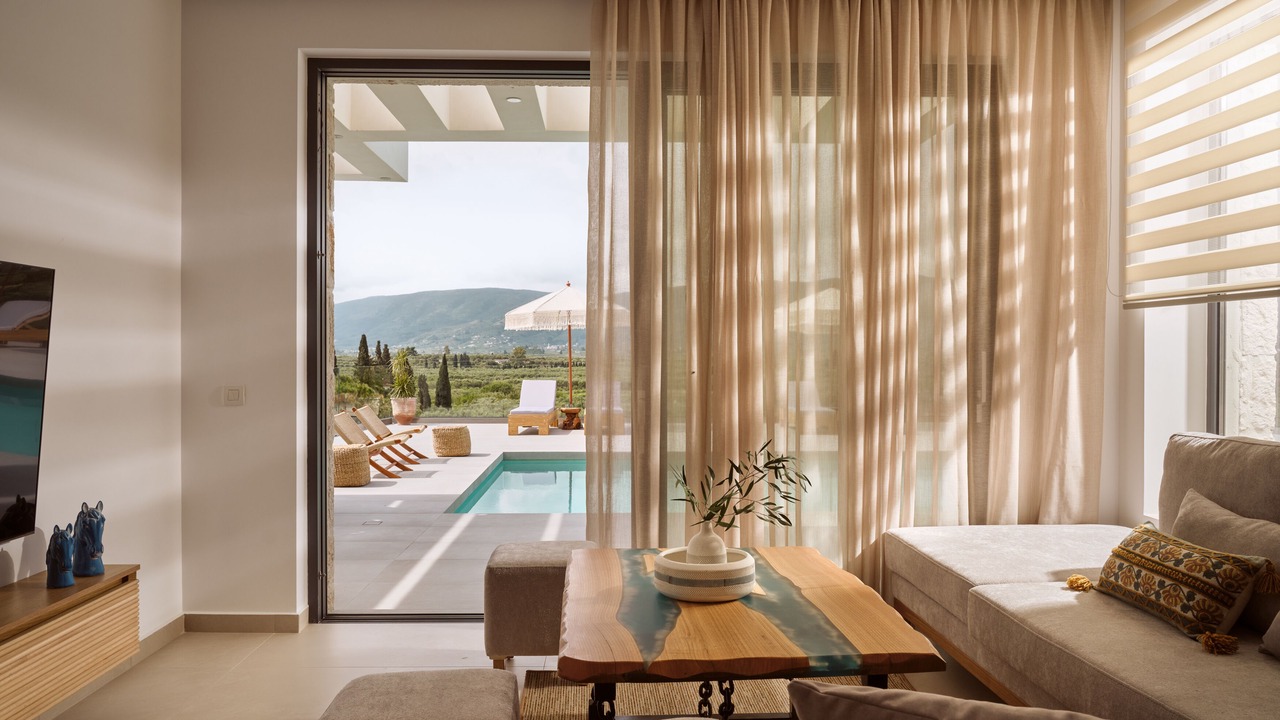 Photo of Bedroom in Neromilos