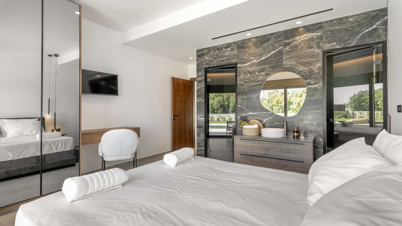 Photo of Bedroom in Asgourou