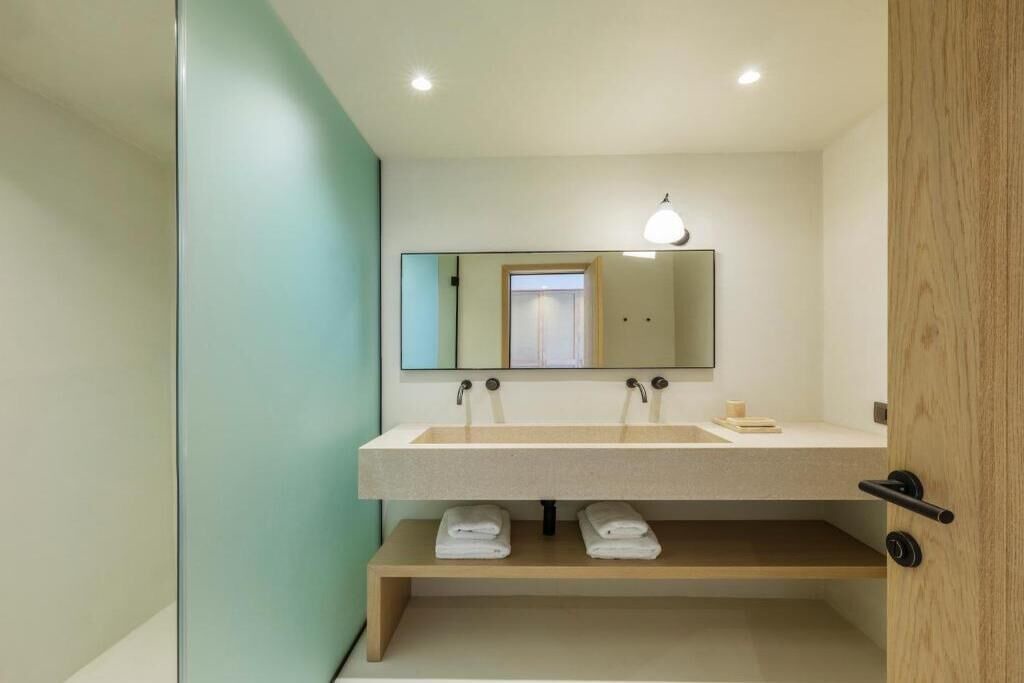 Photo of Bathroom in Kanalia