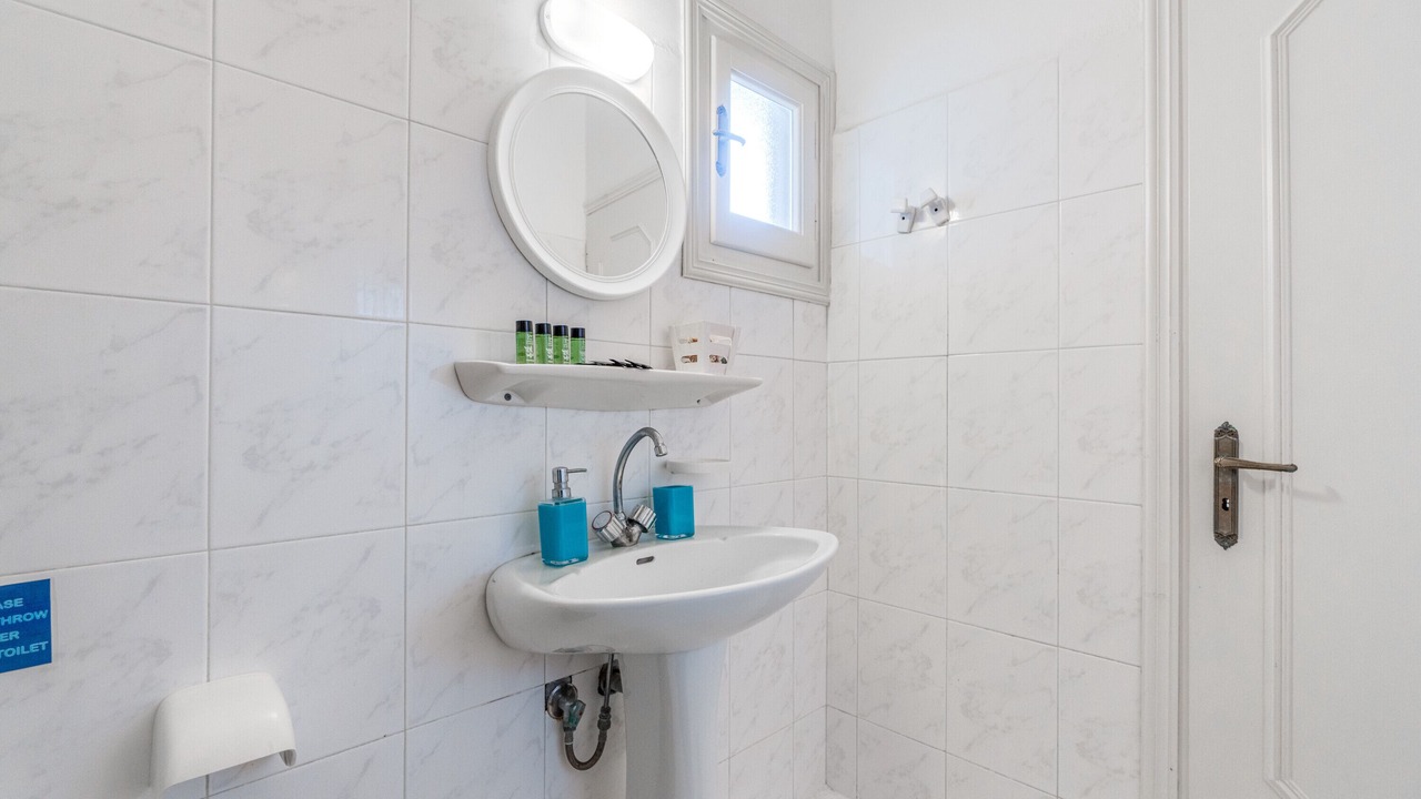 Photo of Bathroom in Astrakeri