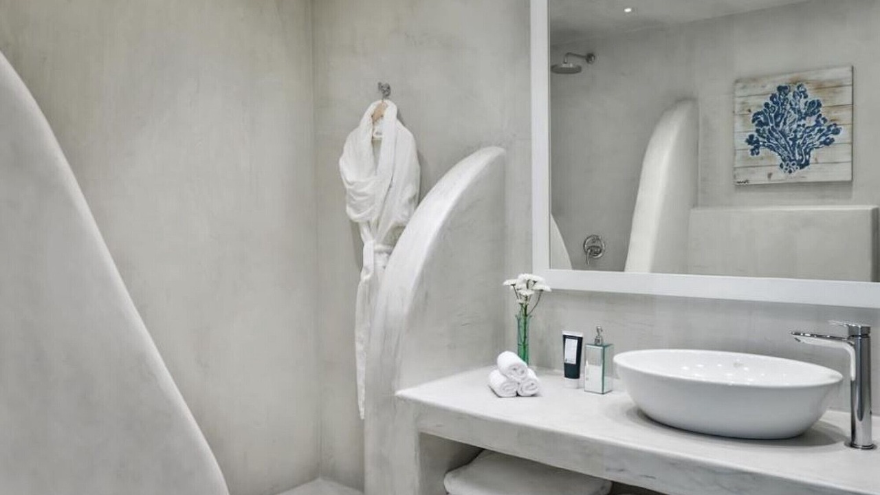 Photo of Bathroom in Fira