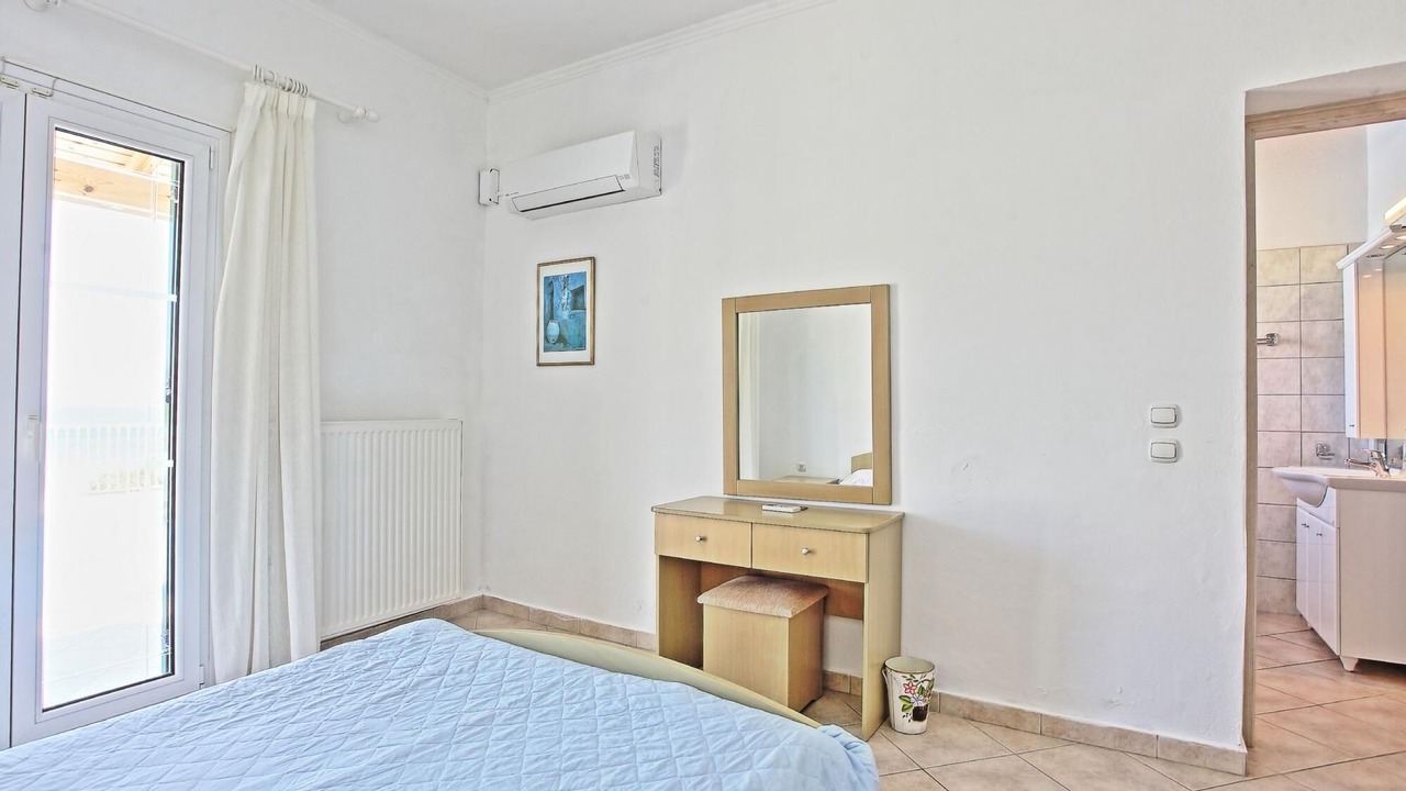 Photo of Bedroom in Apraos