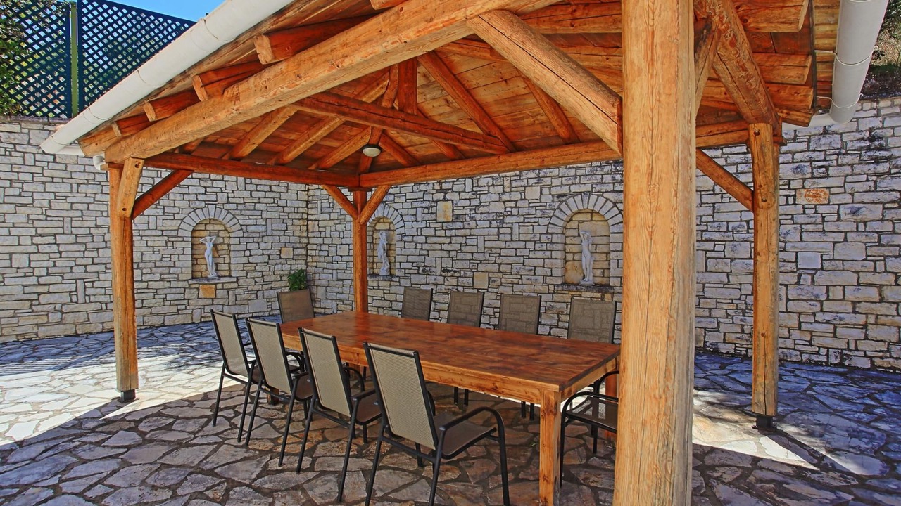 Photo of Outdoor in Apraos