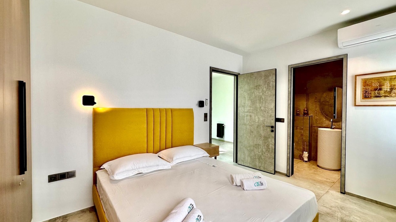 Photo of Bedroom in Chotrana