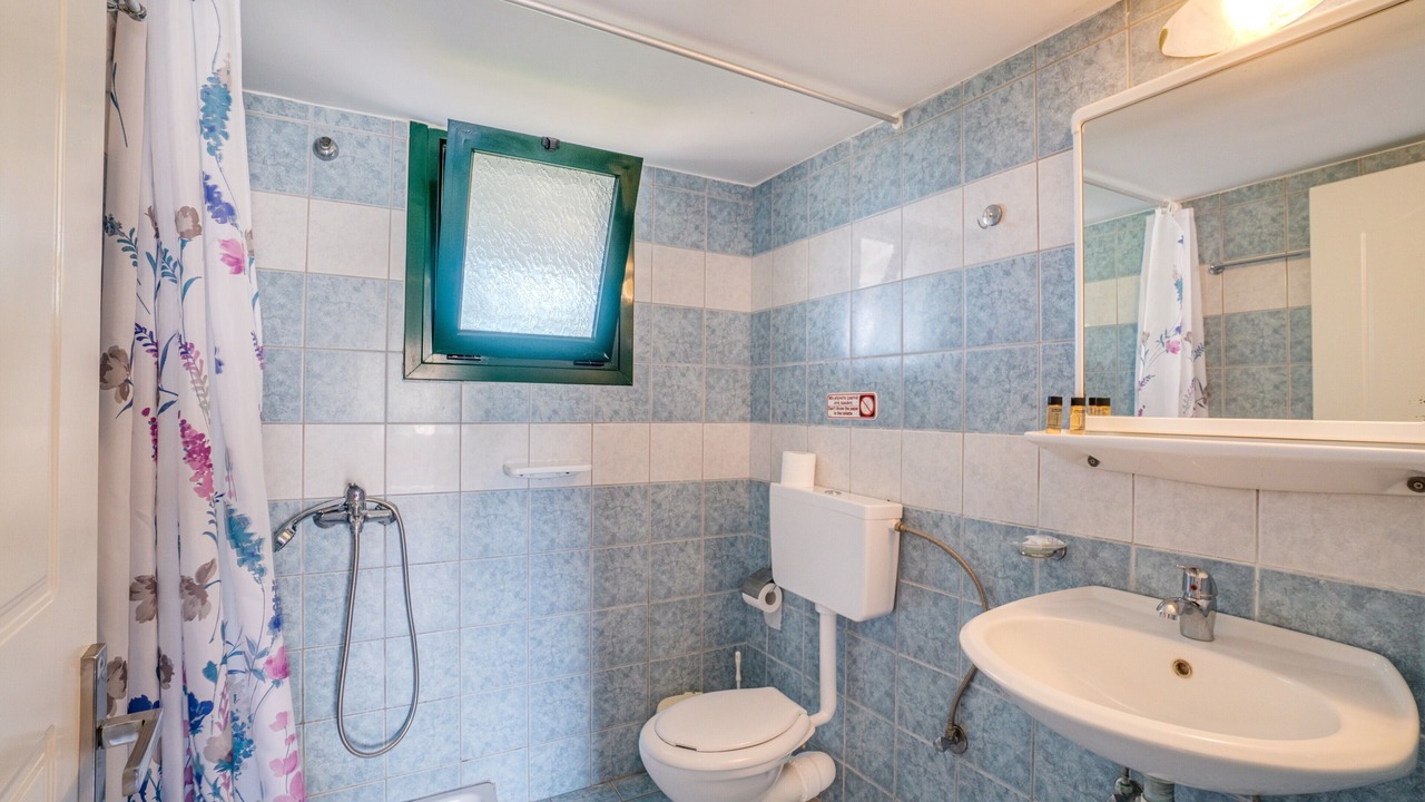 Photo of Bathroom in Arillas