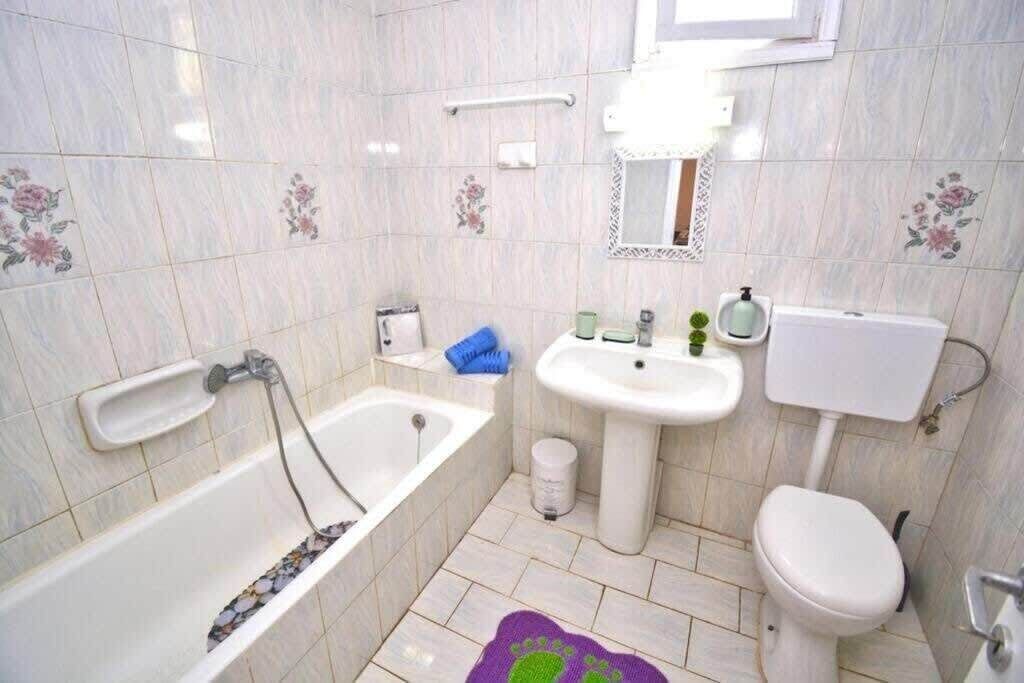 Photo of Bathroom in Chalikounas