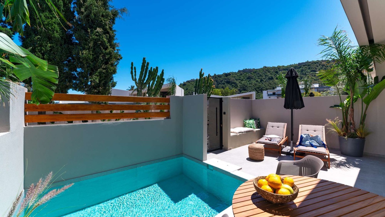 Photo of Outdoor in Ixia