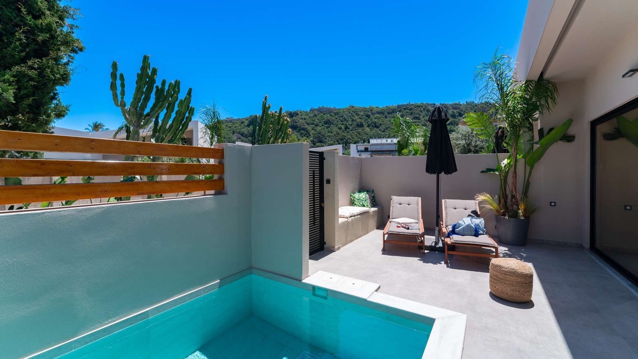 Photo of Outdoor in Ixia