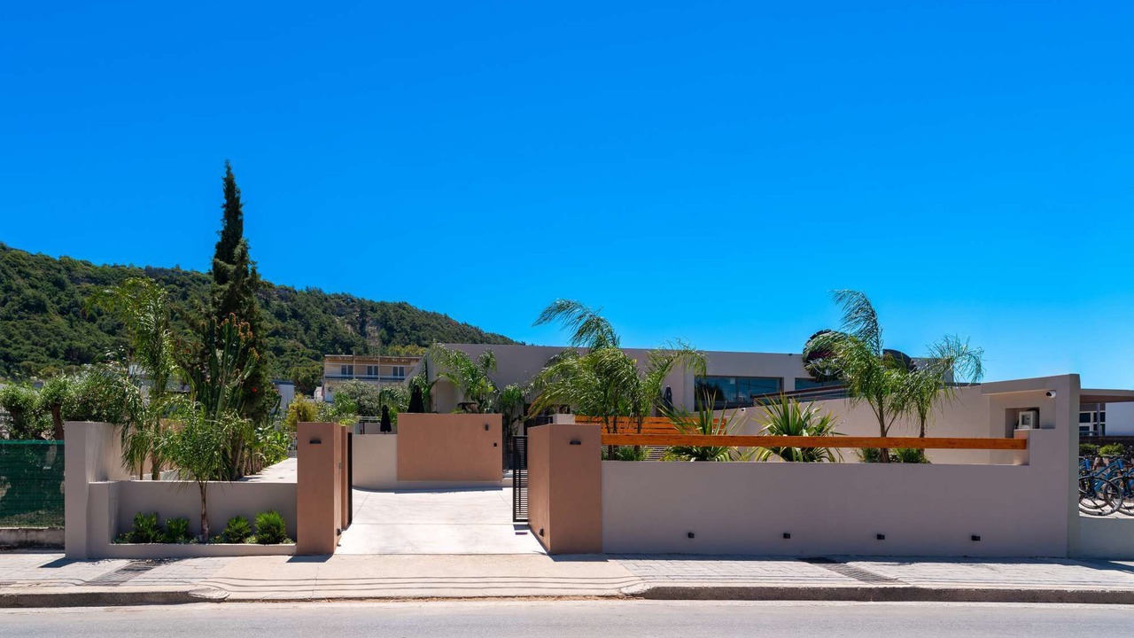 Photo of Outdoor in Ixia