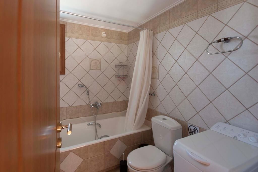 Photo of Bathroom in Romanos