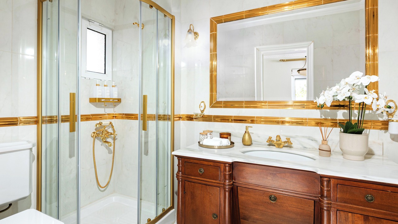 Photo of Bathroom in Saronikos