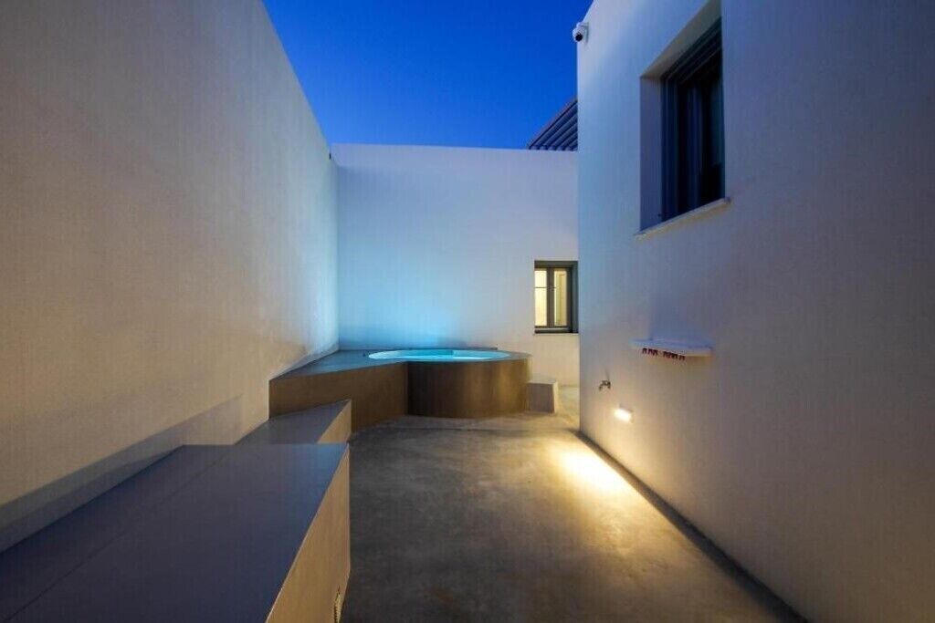 Photo of Outdoor in Kini