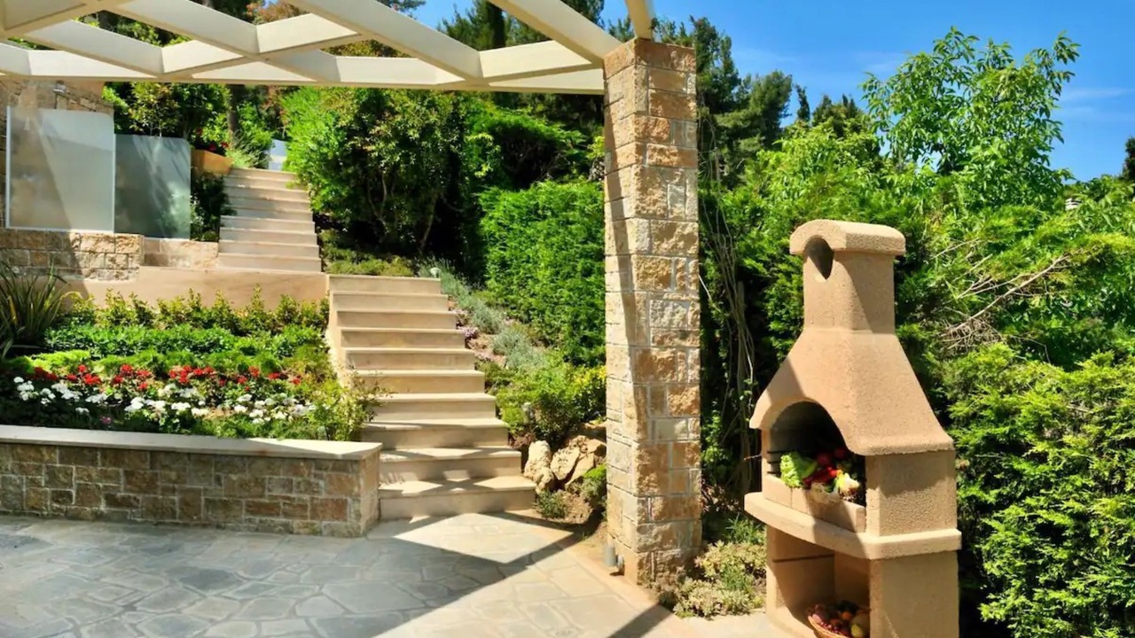 Photo of Outdoor in Sane