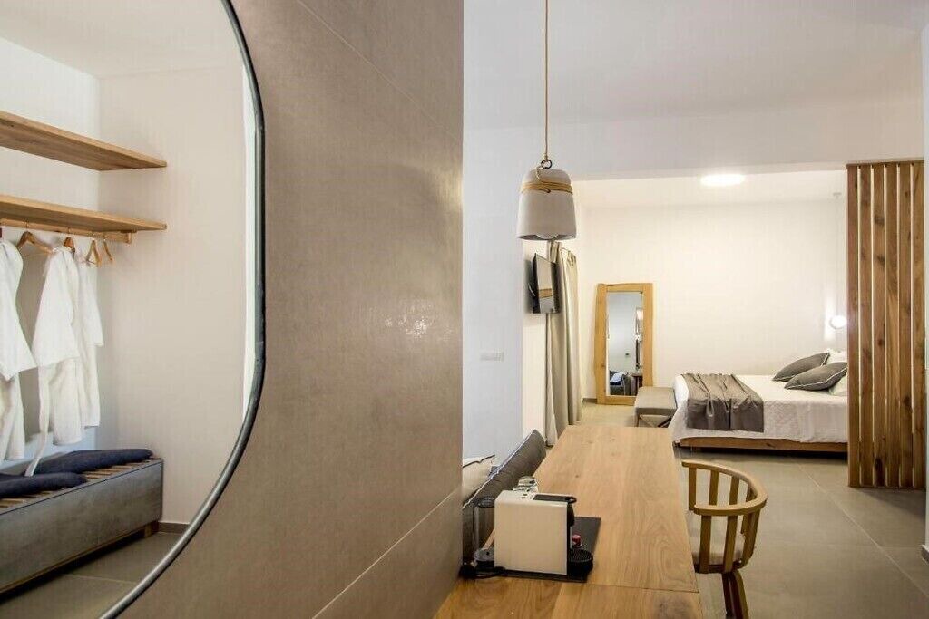 Photo of Bedroom in Kini