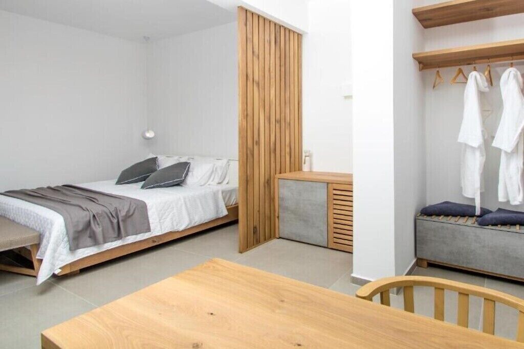 Photo of Bedroom in Kini
