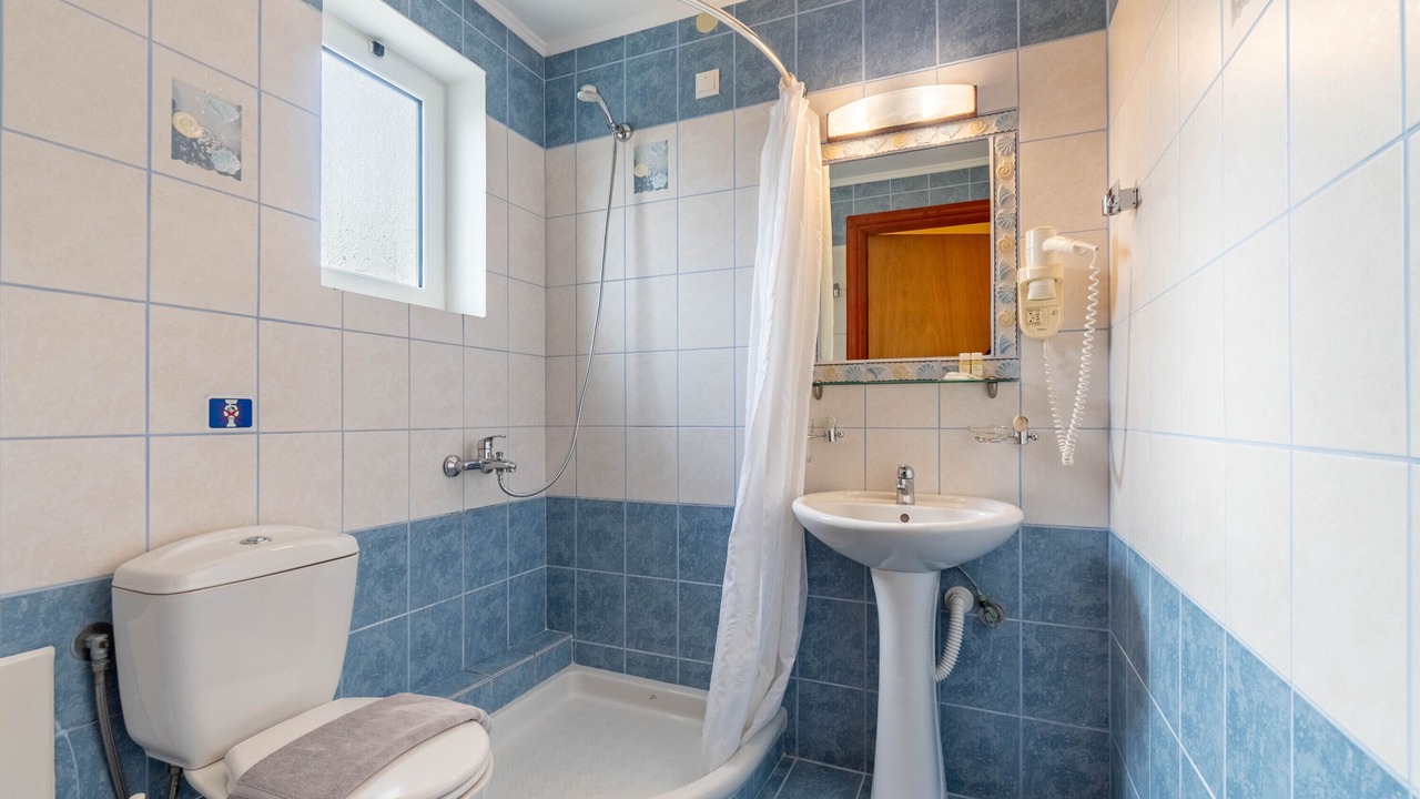 Photo of Bathroom in Agios Stefanos Avliotes