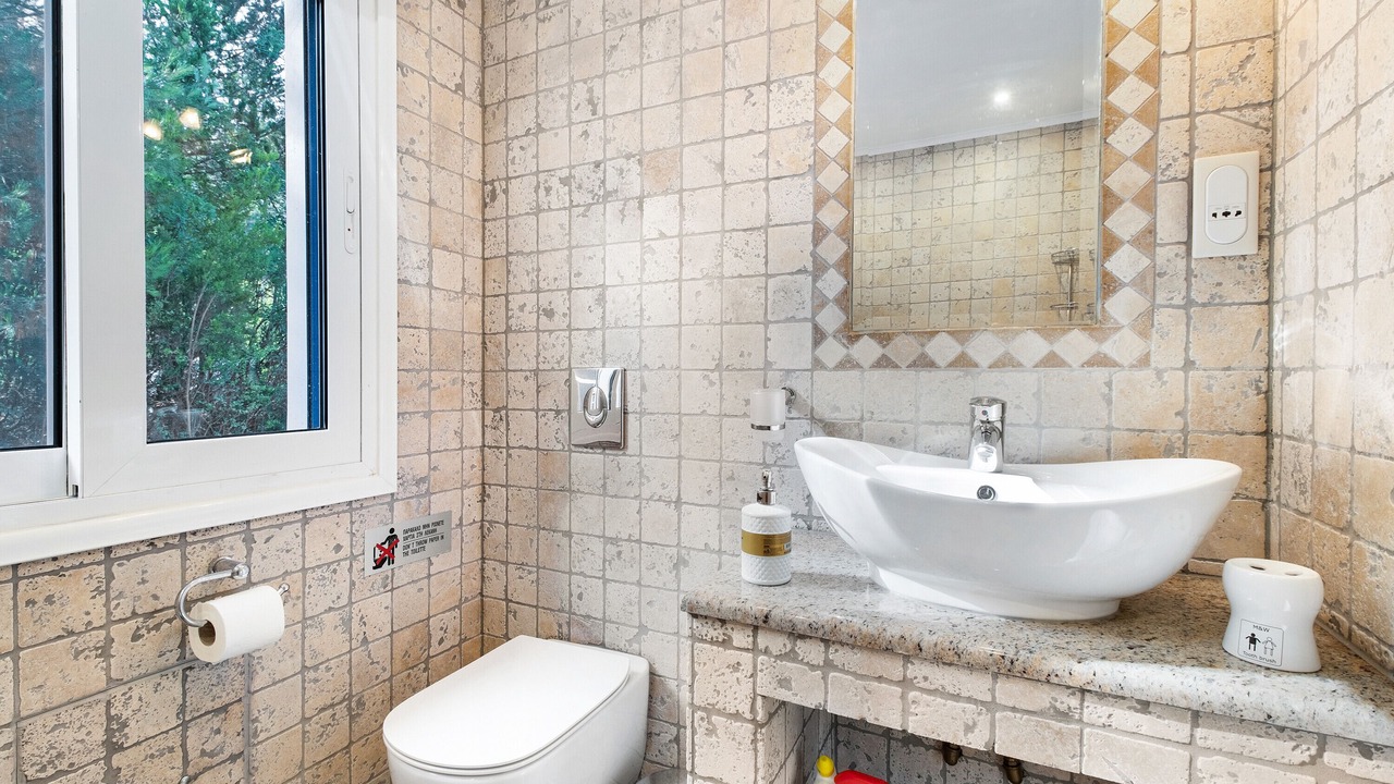 Photo of Bathroom in Yenion