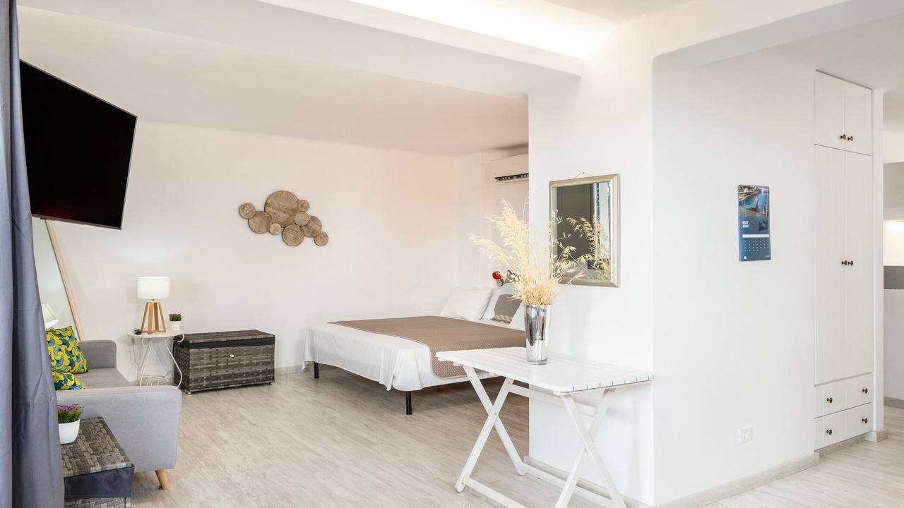 Photo of Bedroom in Milos
