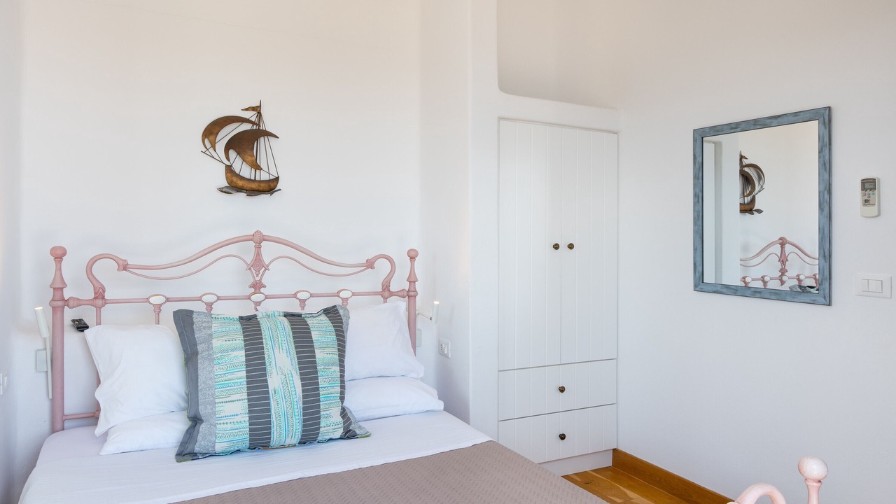 Photo of Bedroom in Milos
