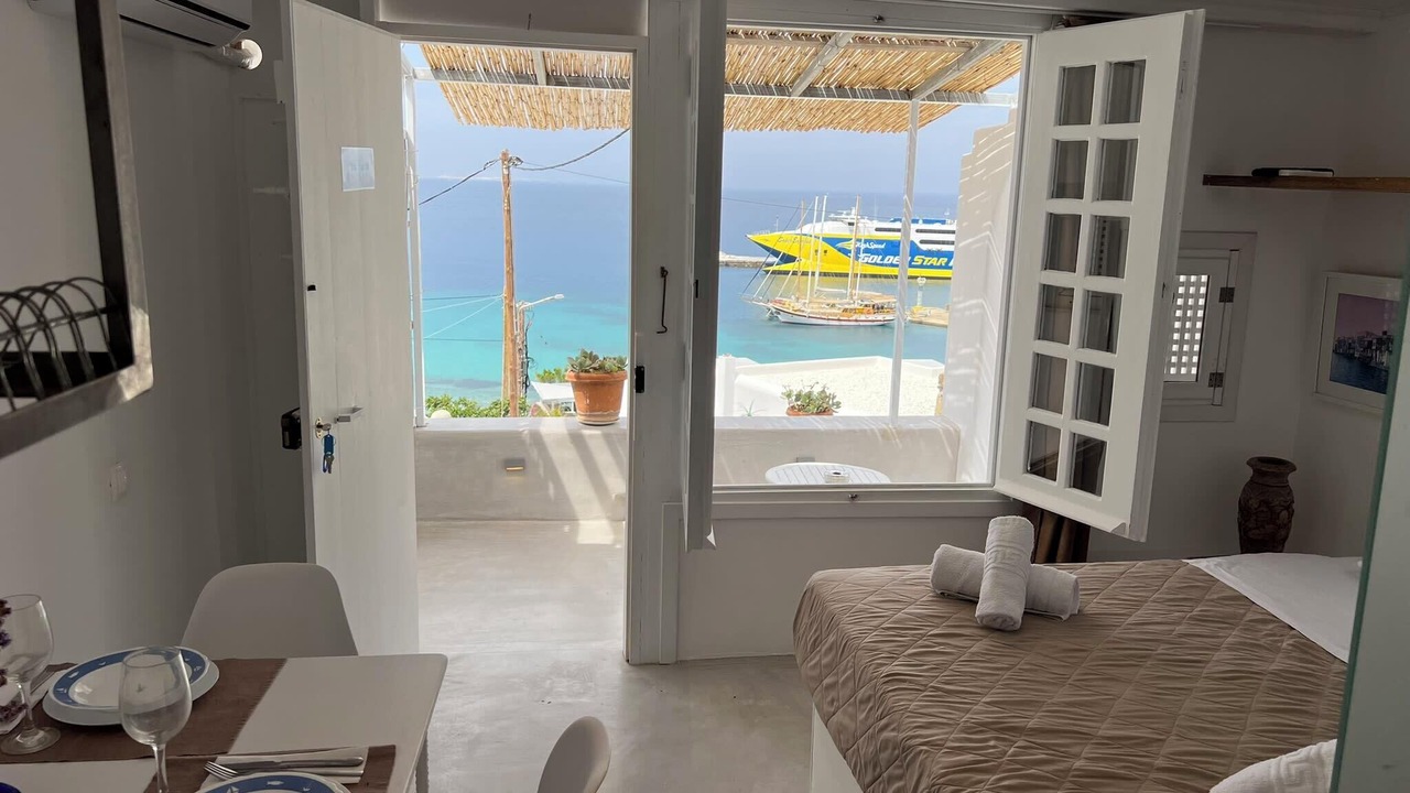 Photo of Bedroom in Tourlos