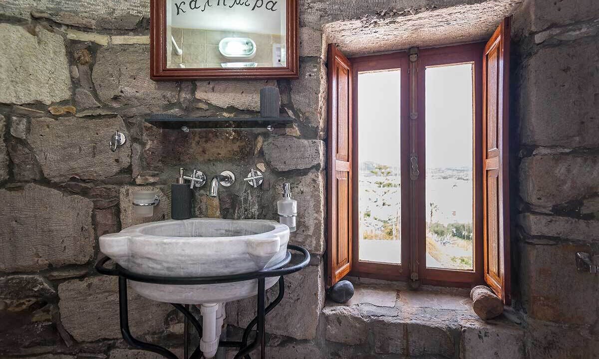 Photo of Bathroom in Adamas