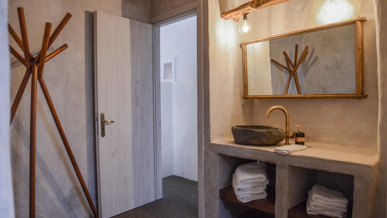 Photo of Bathroom in Tripiti