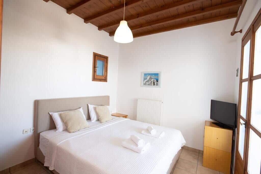 Photo of Bedroom in Platis Gialos