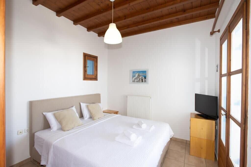 Photo of Bedroom in Platis Gialos