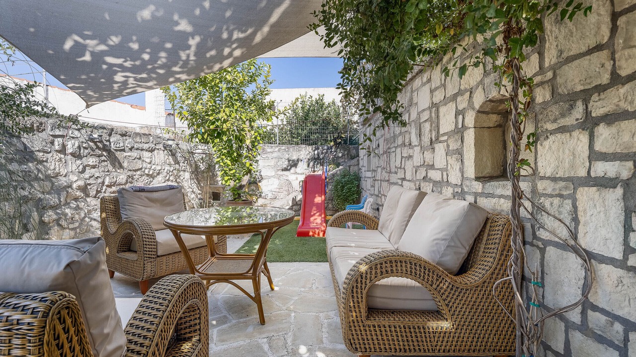 Photo of Patio Balcony in Mylopotamos