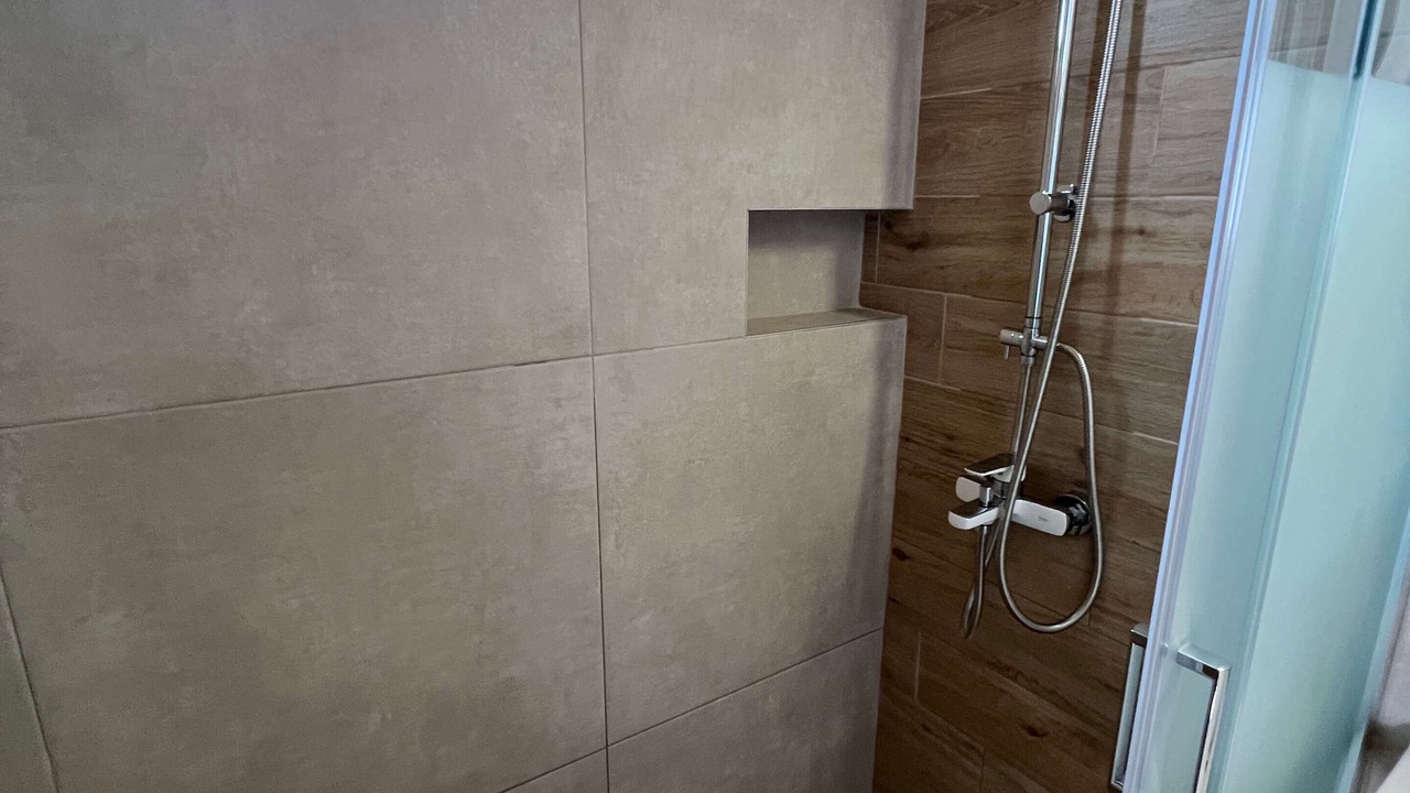 Photo of Bathroom in Petaleia