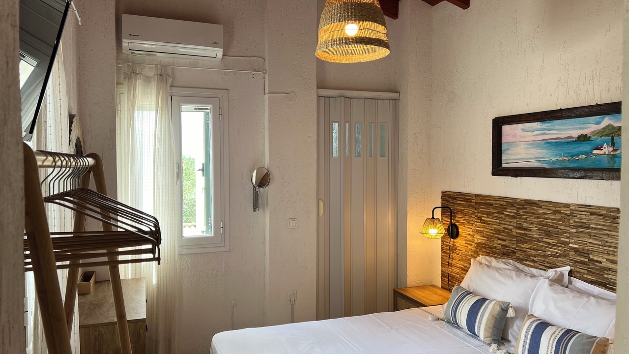 Photo of Bedroom in Petaleia