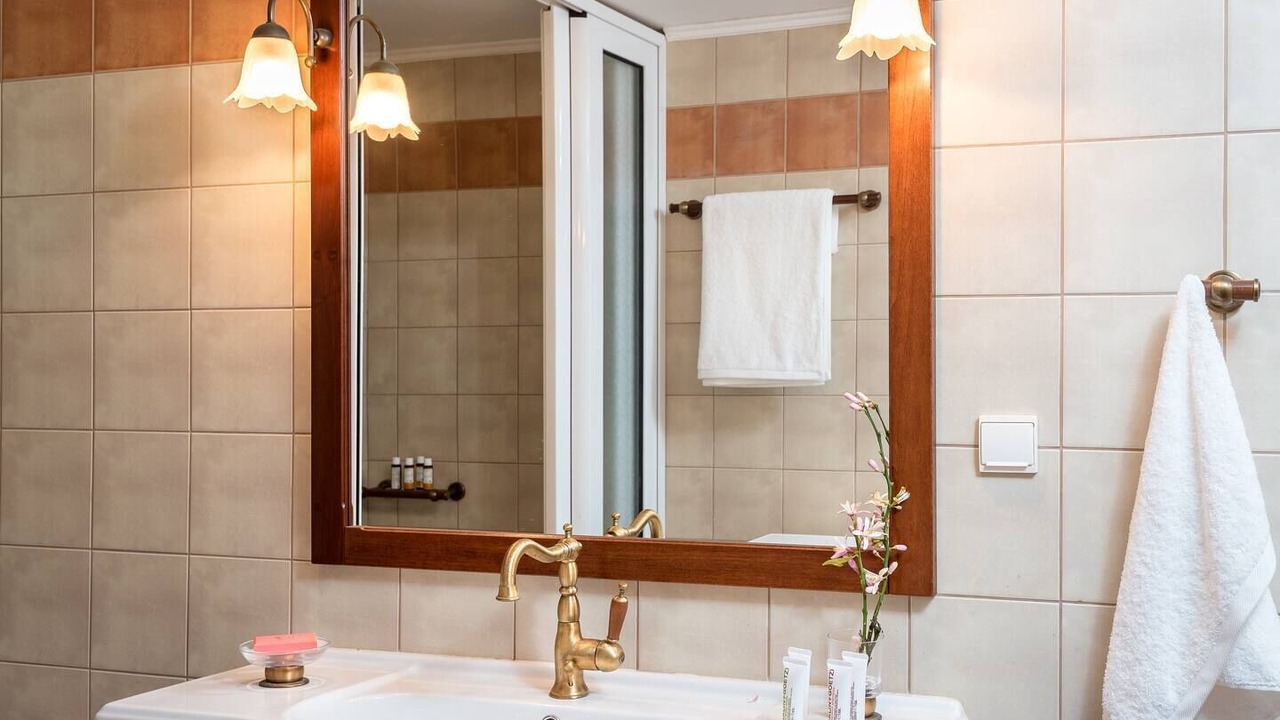 Photo of Bathroom in Lakkoi