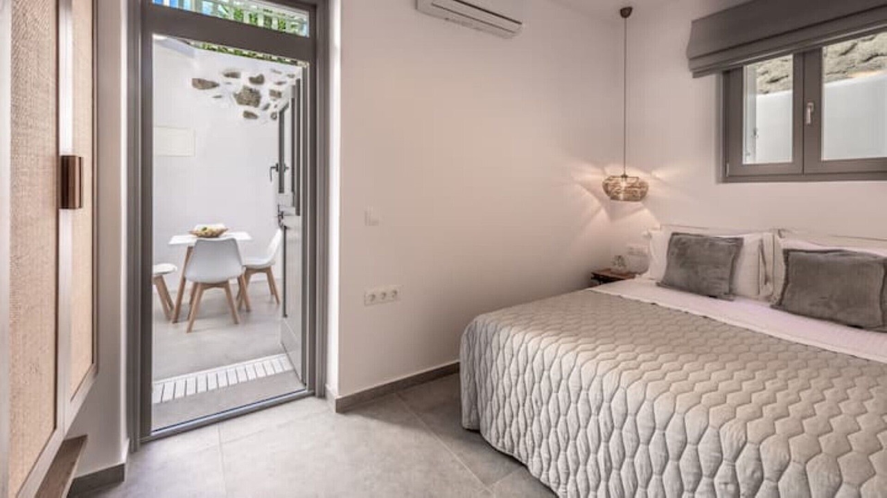 Photo of Bedroom in Adamas