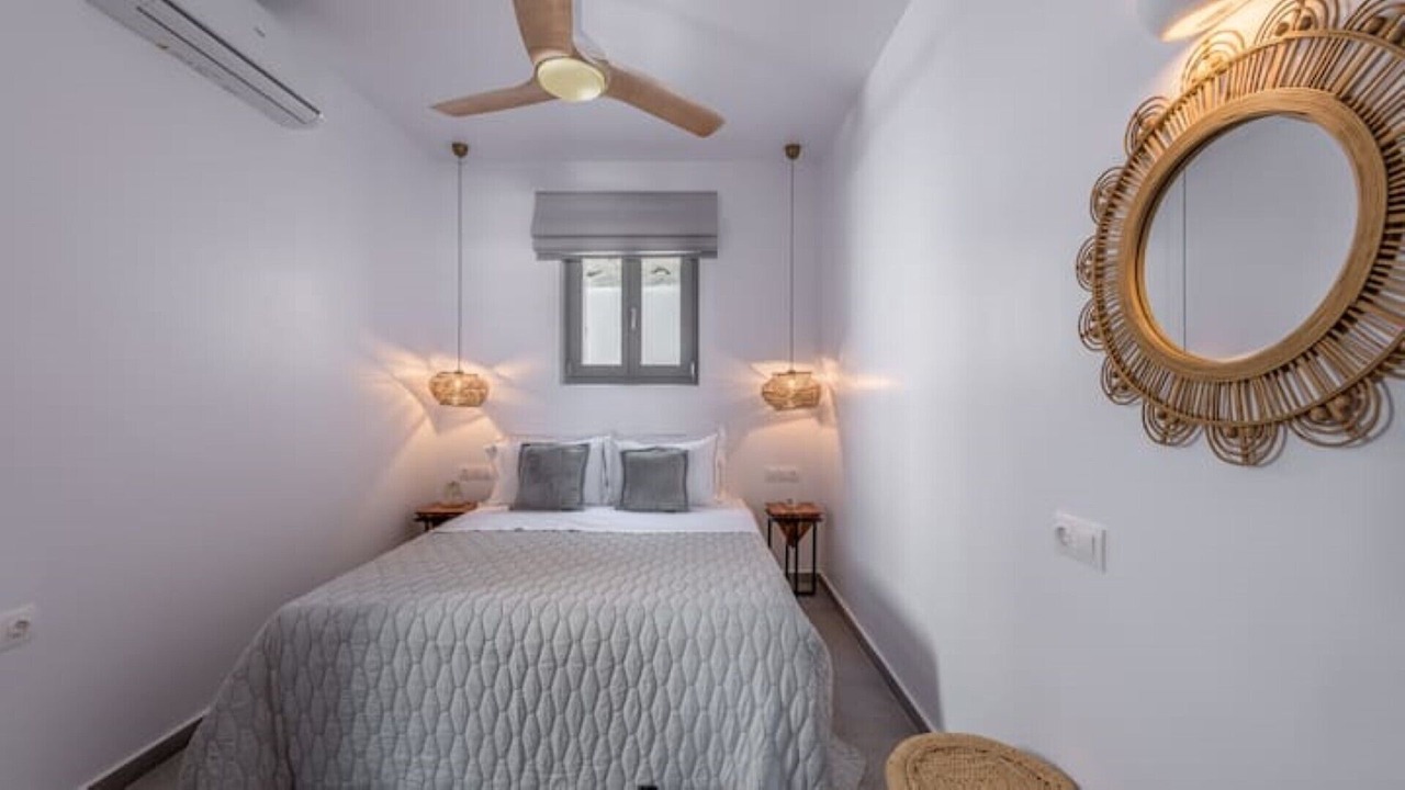 Photo of Bedroom in Adamas