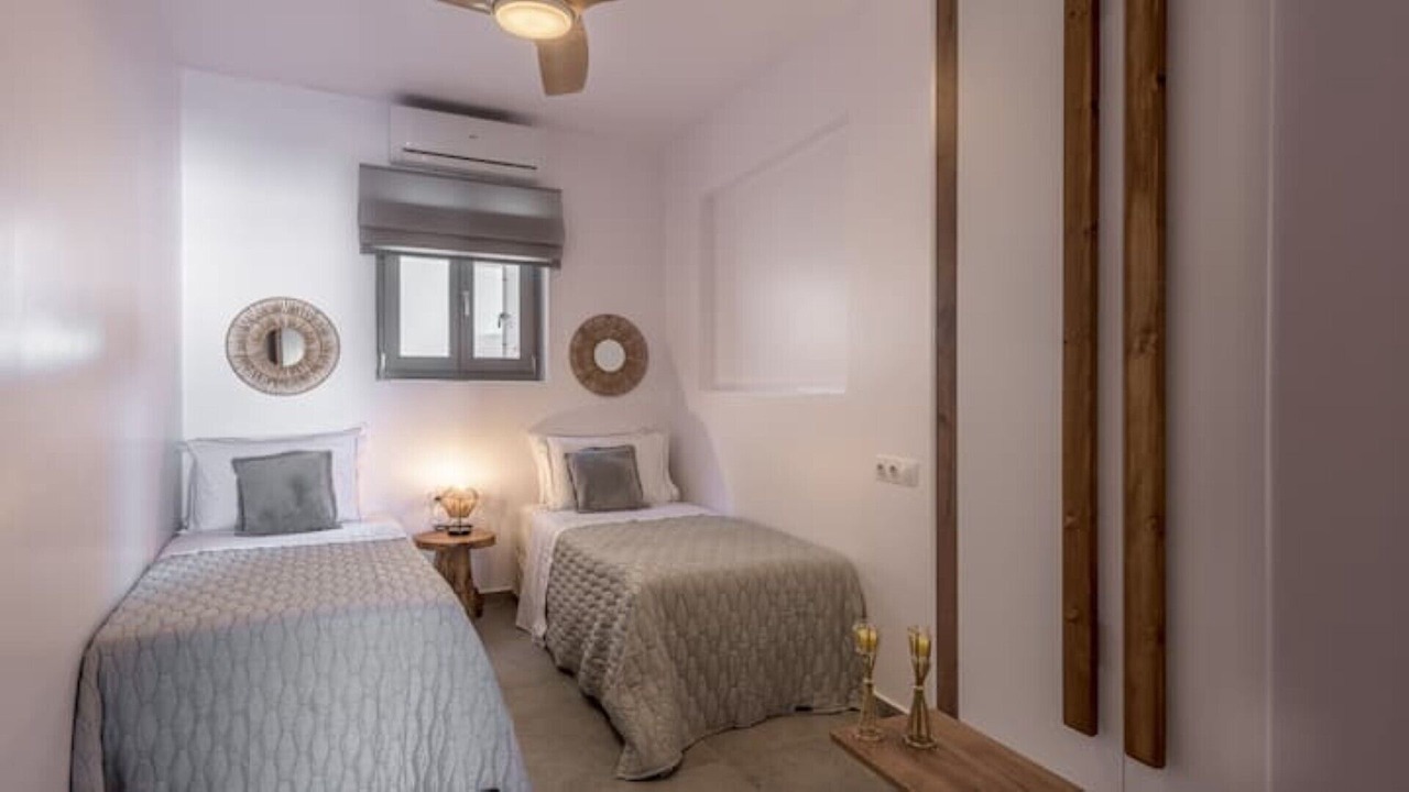 Photo of Bedroom in Adamas
